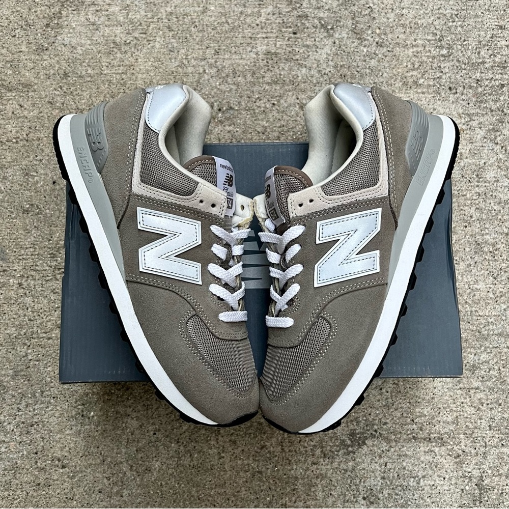 NEW BALANCE 574 MEN SUEDE GREY SILVER NIB NWB MENS NEW IN WITH BOX